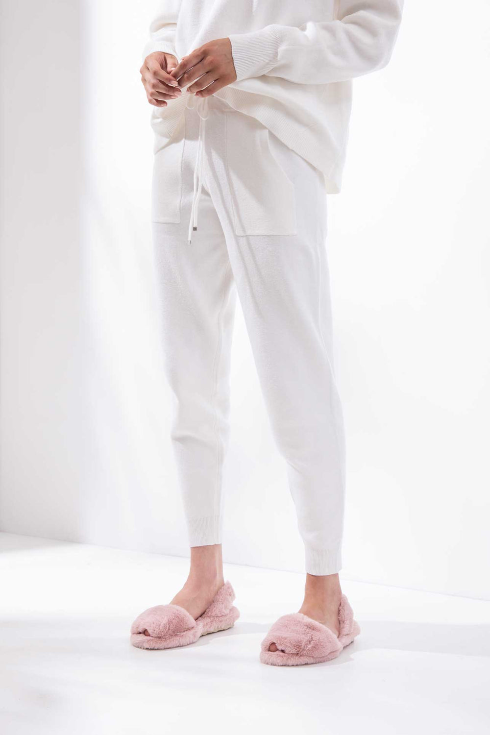 MIA CASA  - Pink Fluffy Balearic Slippers