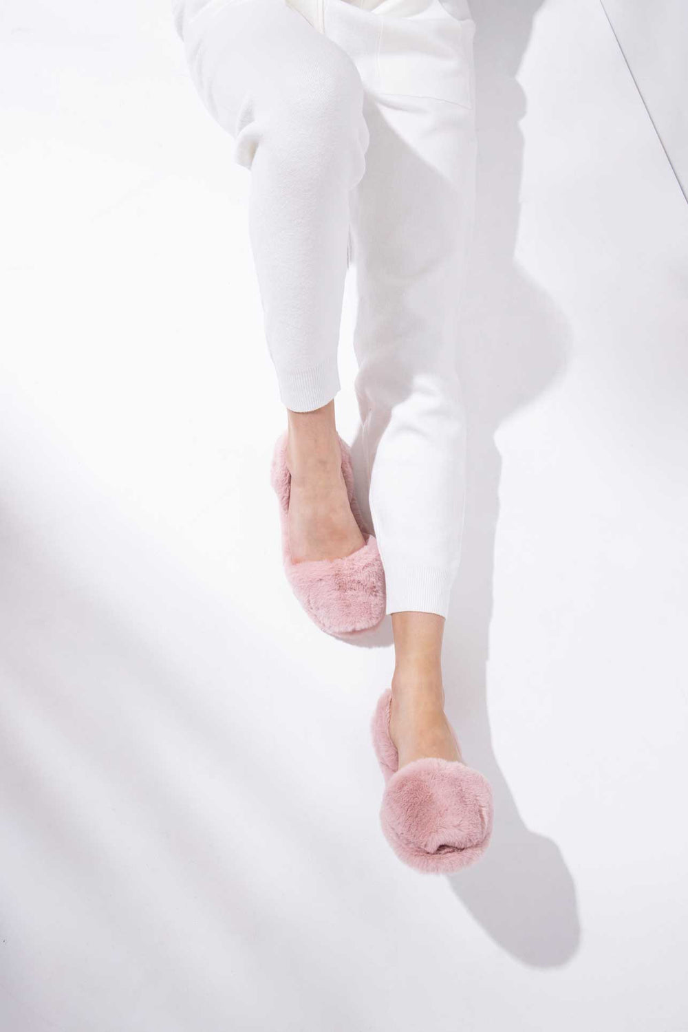 MIA CASA  - Pink Fluffy Balearic Slippers