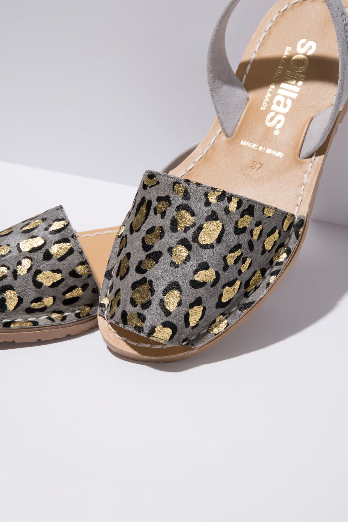 LEOPARDO GRIS - Grey Leopard Print Fur Leather Menorcan Sandals