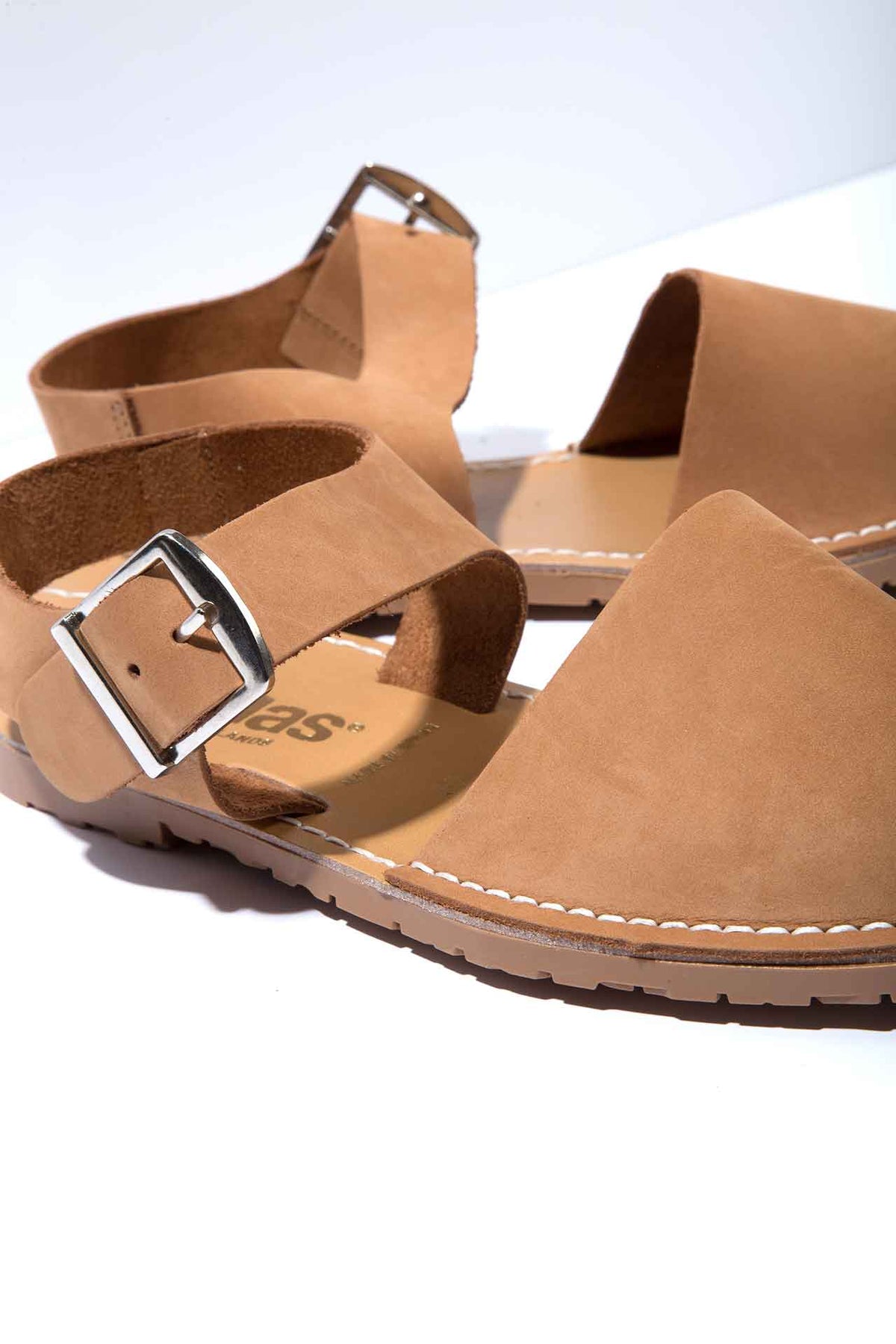 CUERO PESCA - Tan Nubuck Leather Buckle Sandal