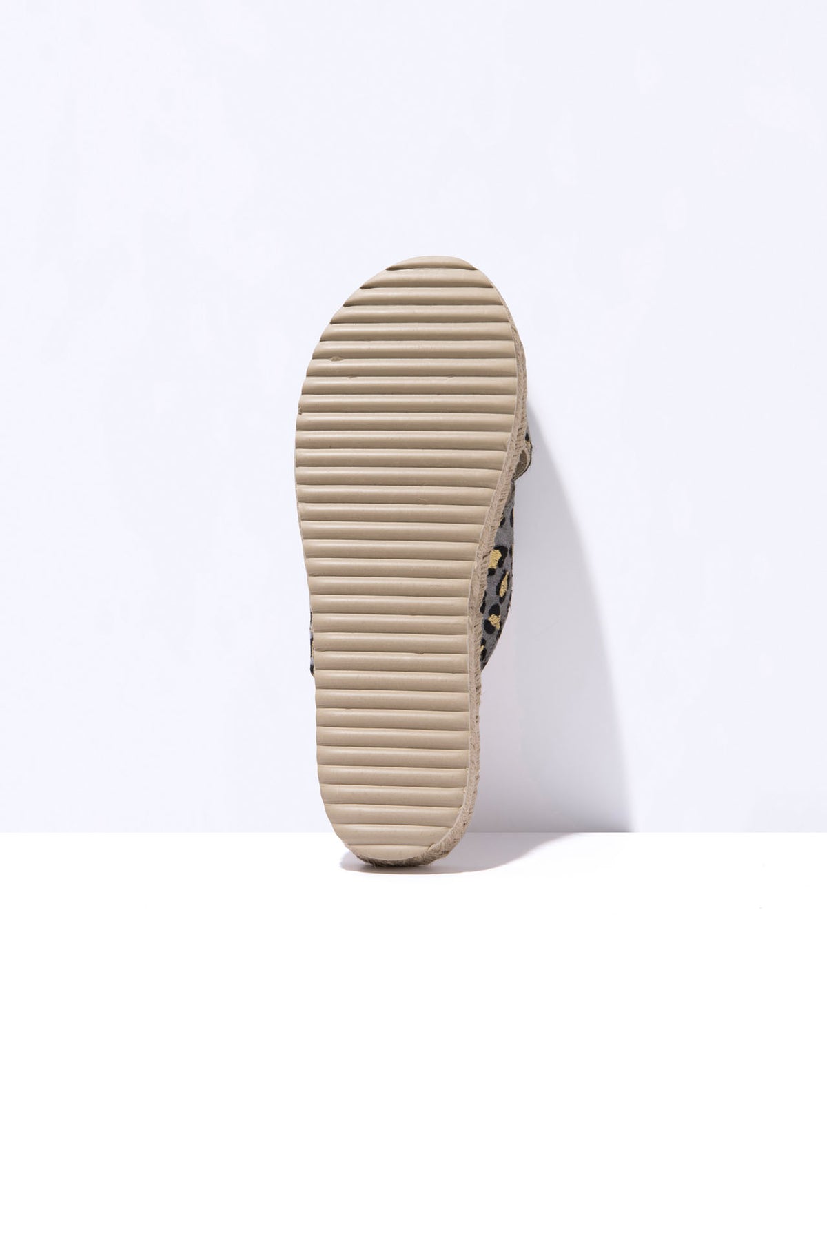 LEOPARDO GRIS CRUZADO - Leopard Crossover Espadrille Slider